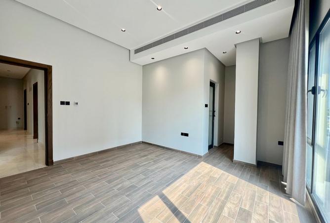 981154 - Property Image 3