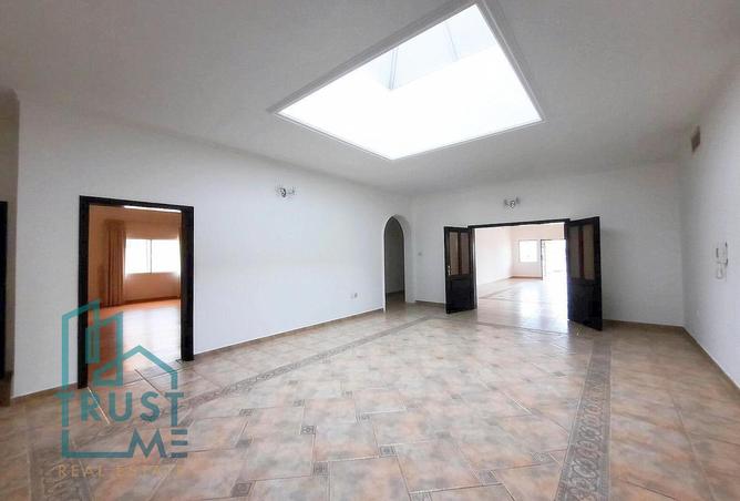952686 - Property Image 3