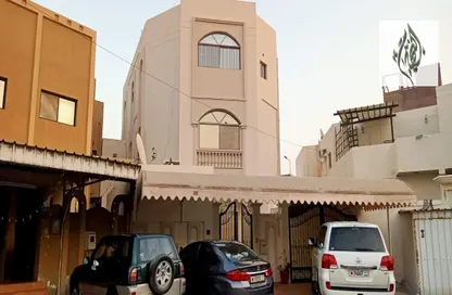 Villa - 7 Bathrooms for sale in Arad - Muharraq Governorate