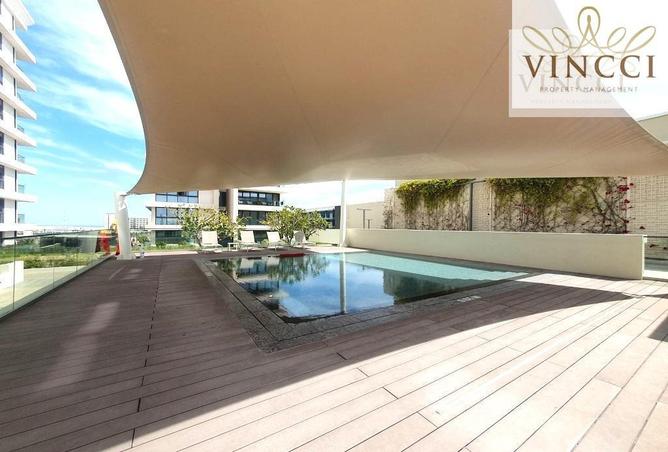 884392 - Property Image 2