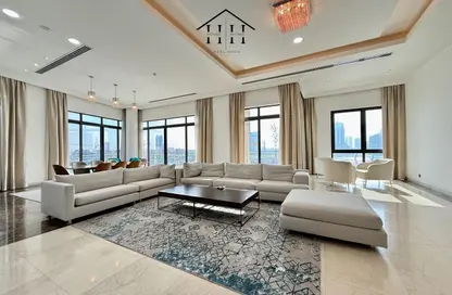 Apartment - 4 Bedrooms - 5 Bathrooms for rent in Reef Island - Capital Governorate