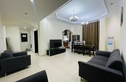 Apartment - 2 Bedrooms - 2 Bathrooms for rent in Sanabis - Manama - Capital Governorate