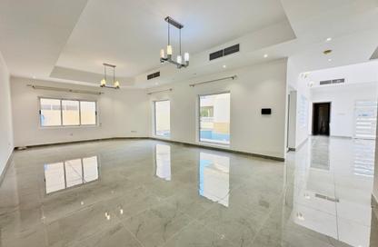 Villa - 4 Bedrooms - 5 Bathrooms for rent in Janabiya - Northern Governorate
