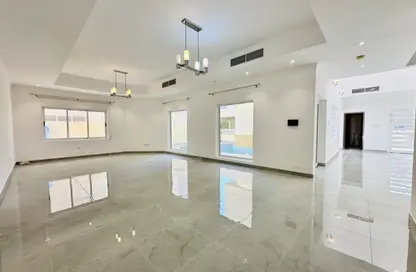 Villa - 4 Bedrooms - 5 Bathrooms for rent in Janabiya - Northern Governorate