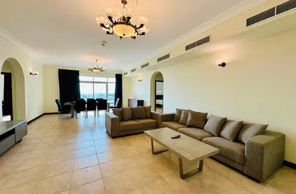Apartment - 3 Bedrooms - 3 Bathrooms for rent in Al Juffair - Capital Governorate