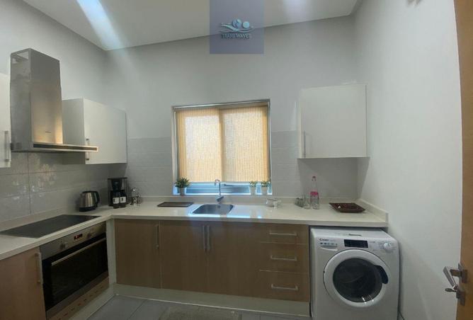 988015 - Property Image 2