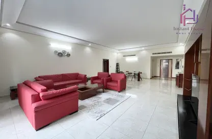 Apartment - 3 Bedrooms - 3 Bathrooms for rent in Mahooz - Manama - Capital Governorate