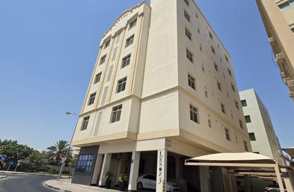 Apartment - 2 Bedrooms - 2 Bathrooms for rent in Segaya - Manama - Capital Governorate