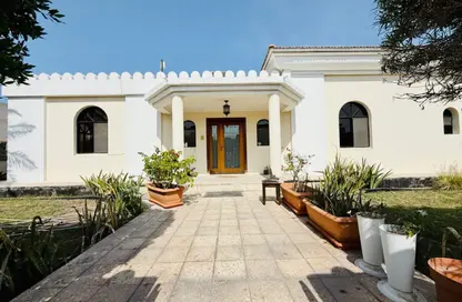 Villa - 4 Bedrooms - 3 Bathrooms for rent in Janabiya - Northern Governorate