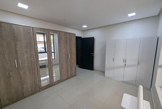 940710 - Property Image 2