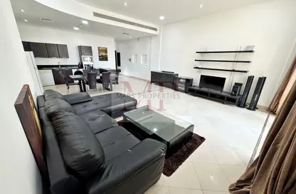 Apartment - 2 Bedrooms - 3 Bathrooms for rent in Al Juffair - Capital Governorate