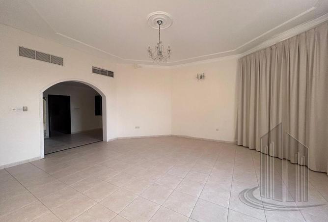 951454 - Property Image 2
