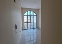 صورةغرفة فارغة لـ: مكتب - 2 حمامات للكراء في توبلي - المحافظة الوسطى, صورة 1