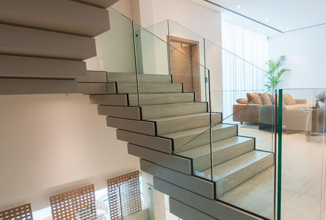 984205 - Property Image 3