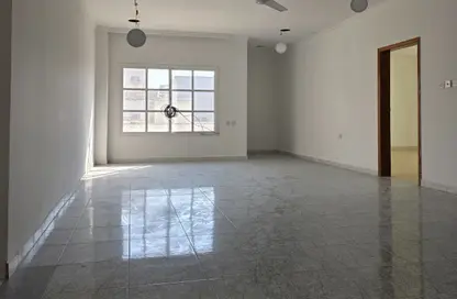 Villa - 5 Bedrooms - 4 Bathrooms for rent in Hidd - Muharraq Governorate