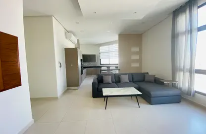 Apartment - 2 Bedrooms - 2 Bathrooms for rent in Janabiya - Northern Governorate