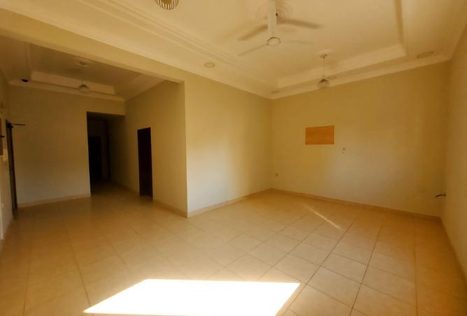 957488 - Property Image 2