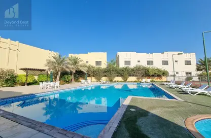 فيلا - 4 غرف نوم - 5 حمامات للايجار في الجنبية - المحافظة الشمالية