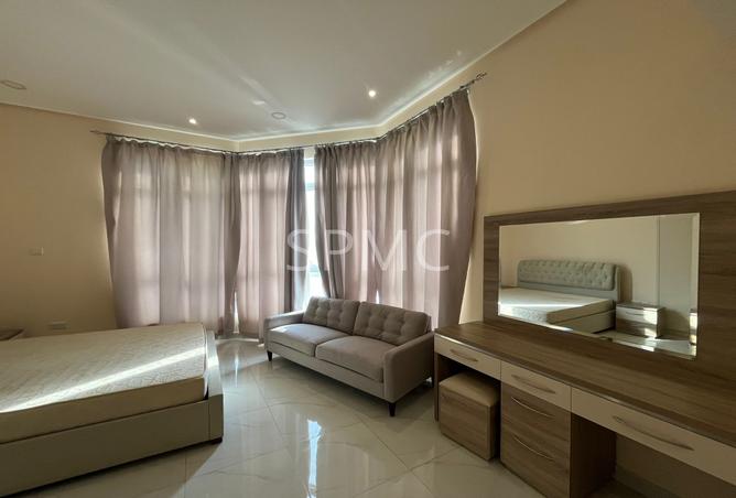 976040 - Property Image 2