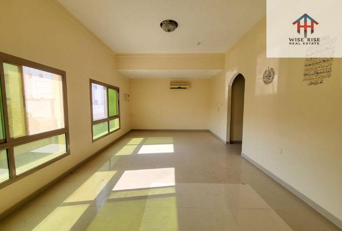 987405 - Property Image 2