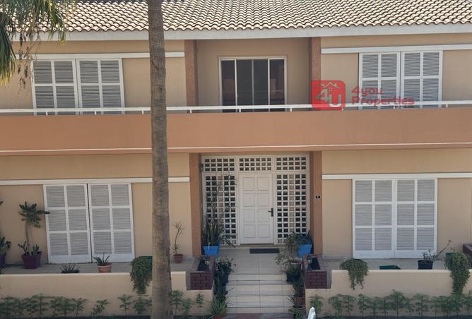 982707 - Property Image 2