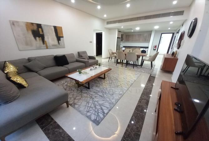 885945 - Property Image 2