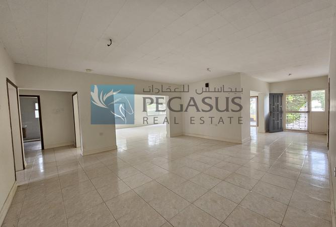 974678 - Property Image 2