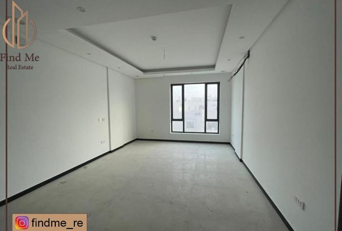 988324 - Property Image 2
