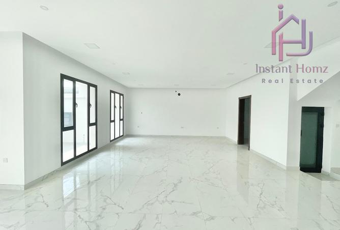 972351 - Property Image 2