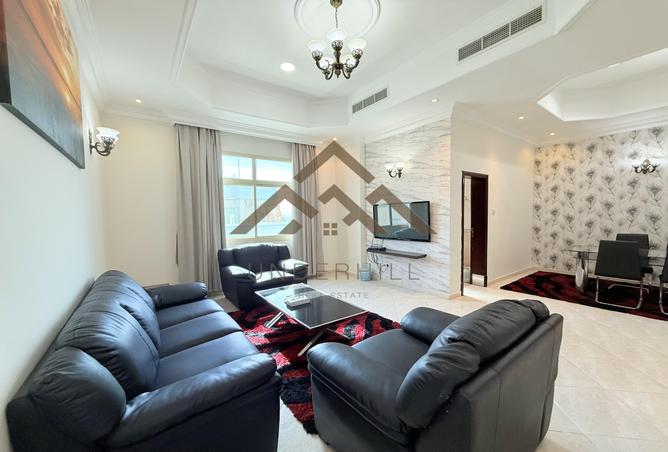 989909 - Property Image 2