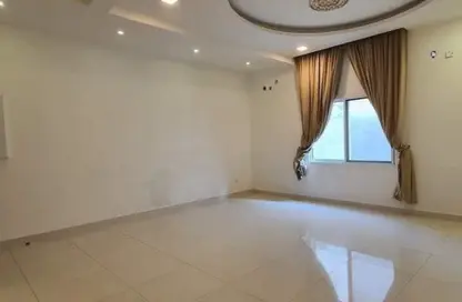 شقة - 2 غرف نوم - 2 حمامات للايجار في عراد - المحرق
