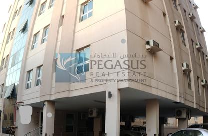 عمارة بالكامل - استوديو - 2 حمامات للبيع في المنامة - محافظة العاصمة