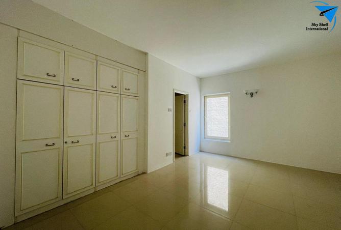 987139 - Property Image 2