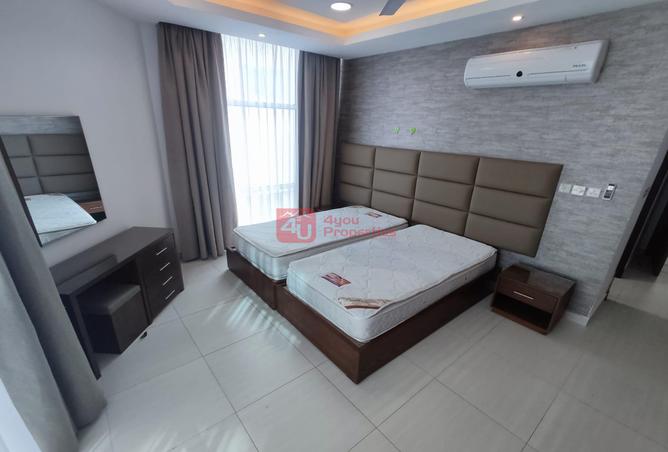 889077 - Property Image 2