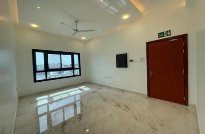 Apartment - 2 Bedrooms - 2 Bathrooms for rent in Busaiteen - Muharraq Governorate
