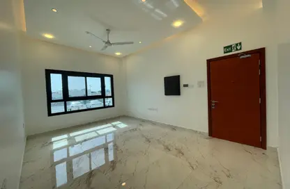 Apartment - 2 Bedrooms - 2 Bathrooms for rent in Busaiteen - Muharraq Governorate