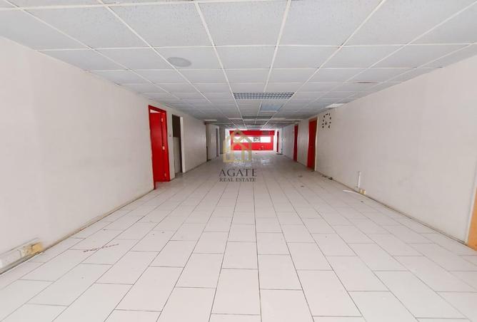 Shop - Studio - 2 Bathrooms for rent in Diplomatic Area - Manama - Capital Governorate