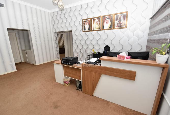 985812 - Property Image 3