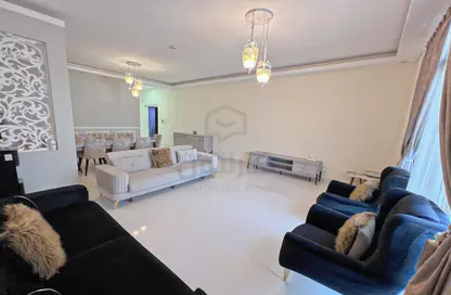 Living Room image for: Apartment - 3 Bedrooms - 4 Bathrooms for rent in Seef - Capital Governorate, Image 1
