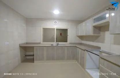 Apartment - 2 Bedrooms - 2 Bathrooms for rent in Al Burhama - Manama - Capital Governorate