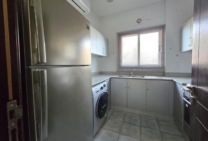 985624 - Property Image 3