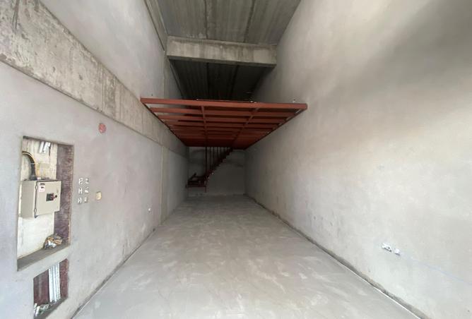 958391 - Property Image 2