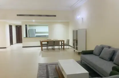 Apartment - 3 Bedrooms - 4 Bathrooms for rent in Mahooz - Manama - Capital Governorate