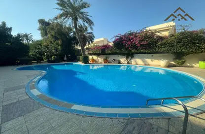 صورة لـ حوض سباحة فيلا - 4 غرف نوم - 5 حمامات للايجار في العدلية - المنامة - محافظة العاصمة ، صورة رقم 1