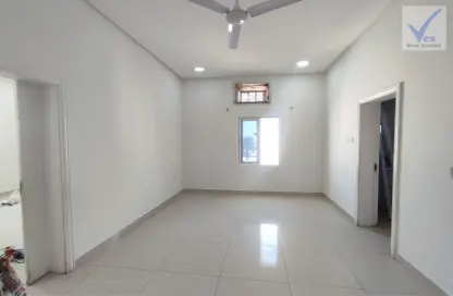 Empty Room image for: Apartment - 1 Bedroom - 1 Bathroom for rent in Isa Town - Central Governorate, Image 1