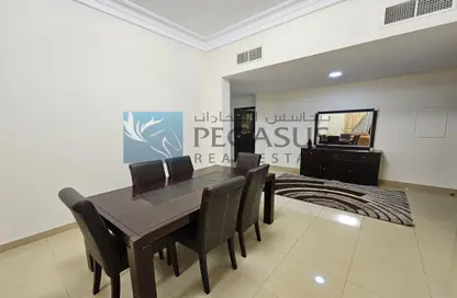 Living / Dining Room image for: Apartment - 3 Bedrooms - 2 Bathrooms for rent in Sanabis - Manama - Capital Governorate, Image 1