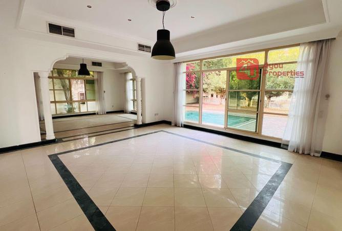 951880 - Property Image 2