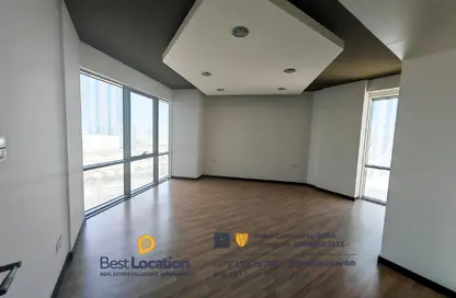 Office Space - Studio - 4 Bathrooms for rent in Sanabis - Manama - Capital Governorate