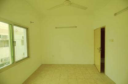 Apartment - 2 Bedrooms - 1 Bathroom for rent in Gudaibiya - Manama - Capital Governorate