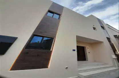 فيلا - 5 غرف نوم - 5 حمامات للبيع في الحد - المحرق